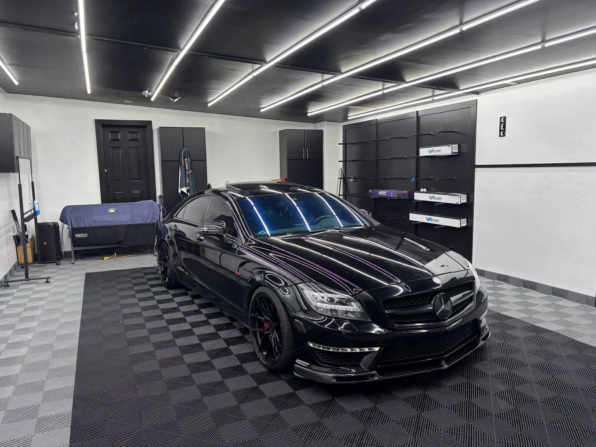 Color-Shifting Tint Showcase Image